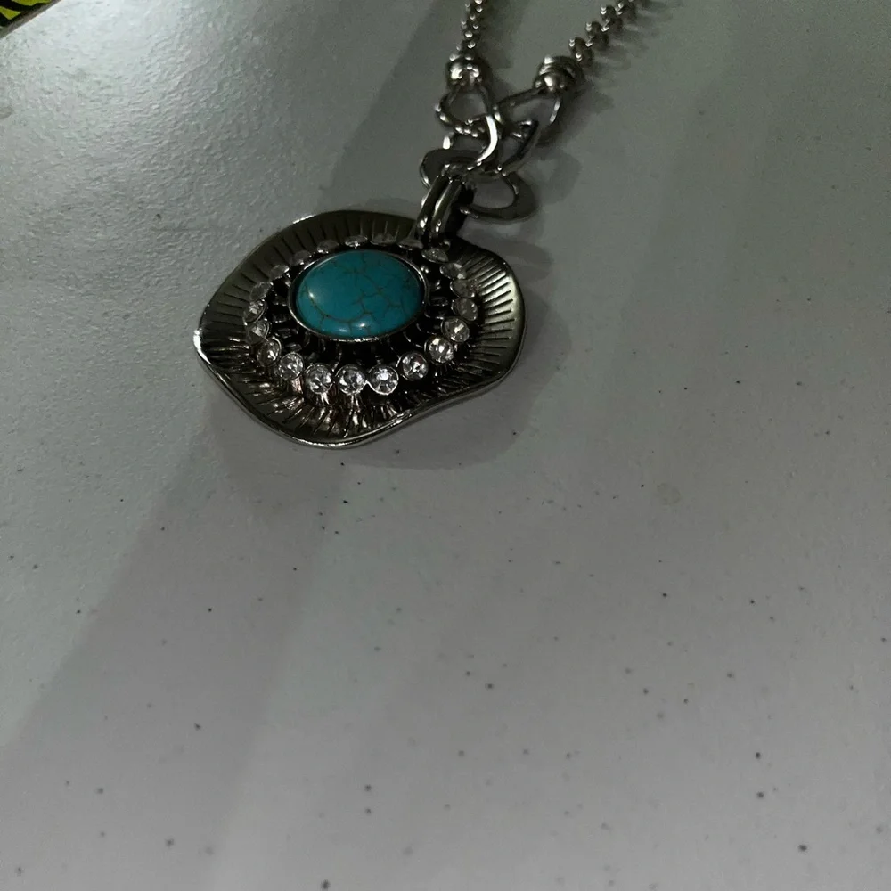 NWT Paparazzi Silver & Turquoise Bundle of 3 Necklace / Bracelet / Ring - Picture 5 of 5